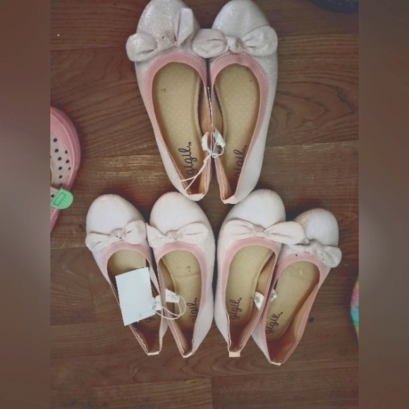 Other - Girls size 2/3 shoes